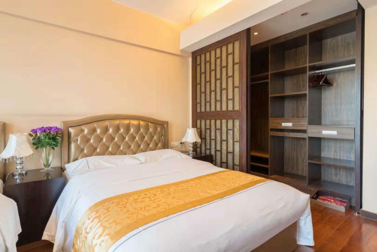 Zhongjun World City Apart Hotel